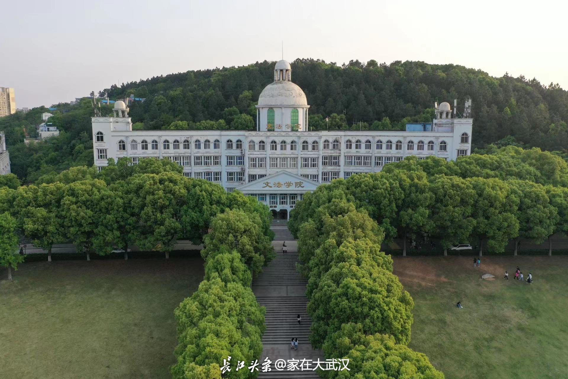 中国十大美丽湖畔校园！武汉这所大学最新航拍，美