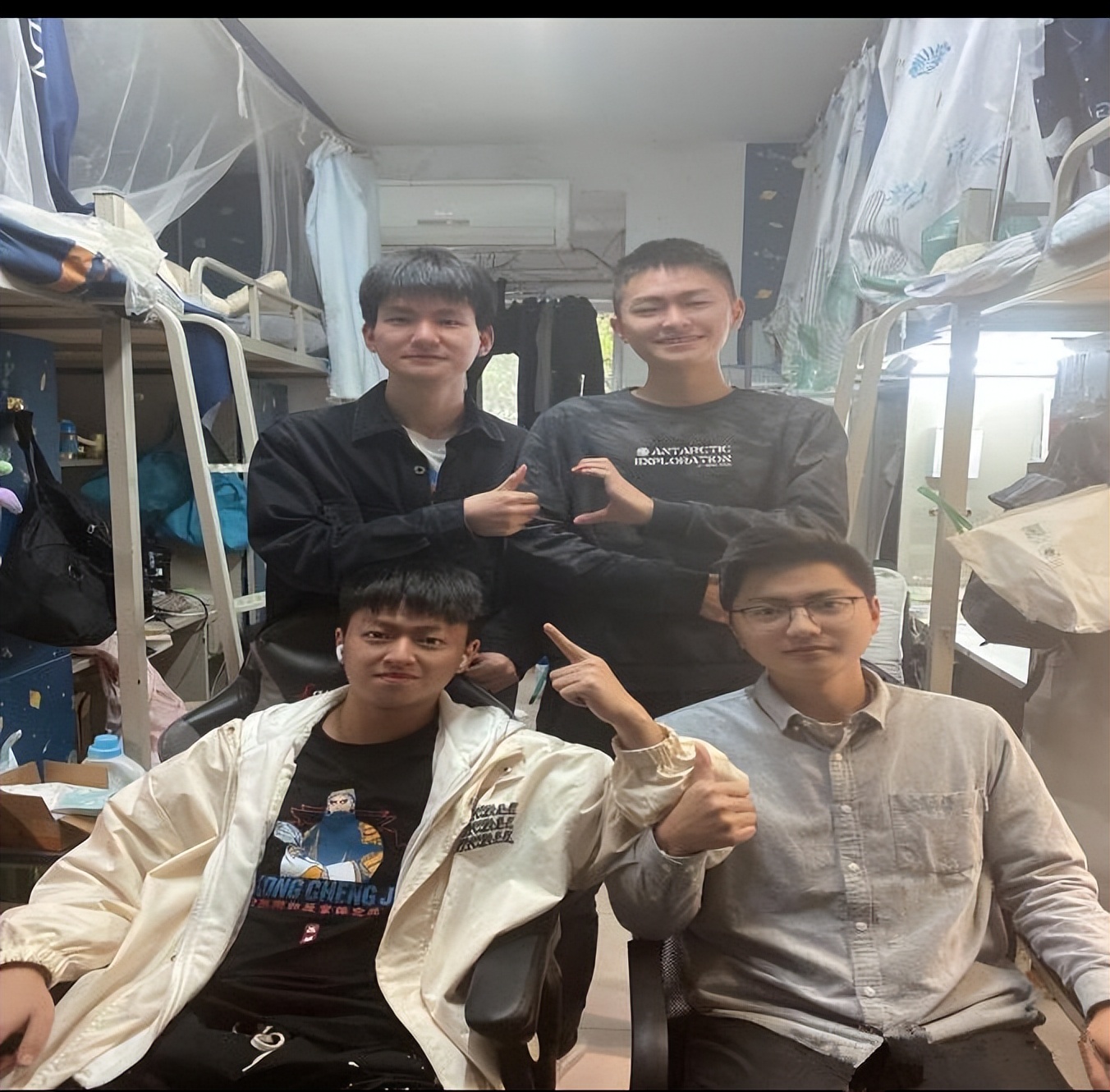 既是学霸又是男神 同寝室4人全部考上硕士研究生