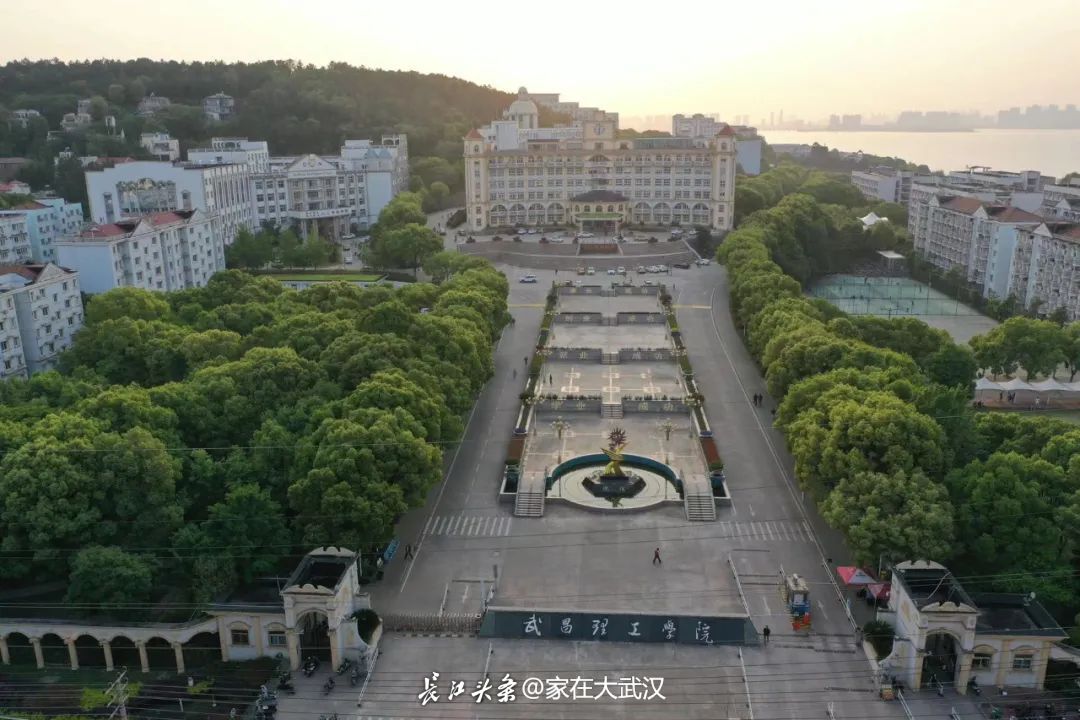 中国十大美丽湖畔校园！武汉这所大学最新航拍，美